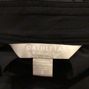 These pants look brand new only worn about 4 xs a house w no smoking and no pets